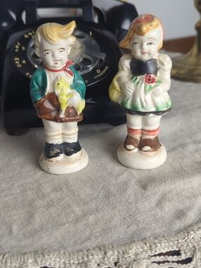 Vintage Occupied Japan Figural Salt & Pepper Shakers – Storybook Dutch Boy Girl